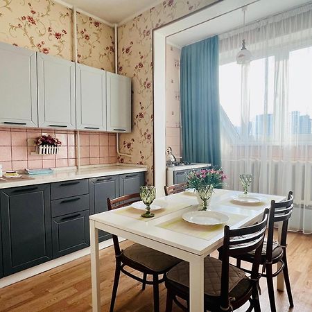 Cozy Three-Room Apartment With Mountain View Almaty Ngoại thất bức ảnh