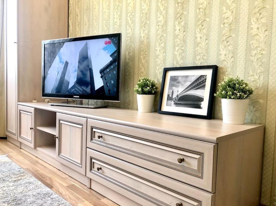 Cozy Three-Room Apartment With Mountain View Almaty Ngoại thất bức ảnh