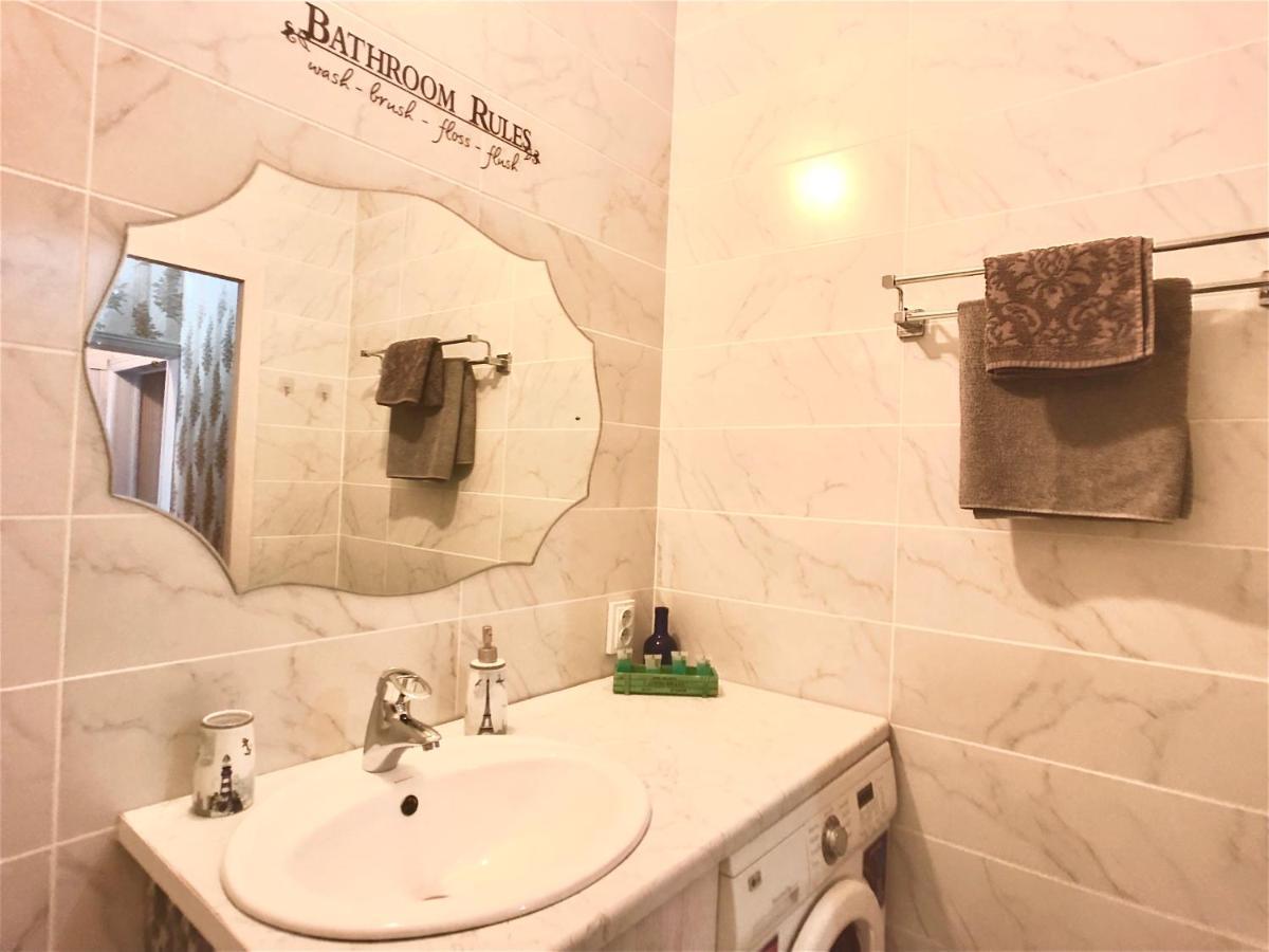 Cozy Three-Room Apartment With Mountain View Almaty Ngoại thất bức ảnh