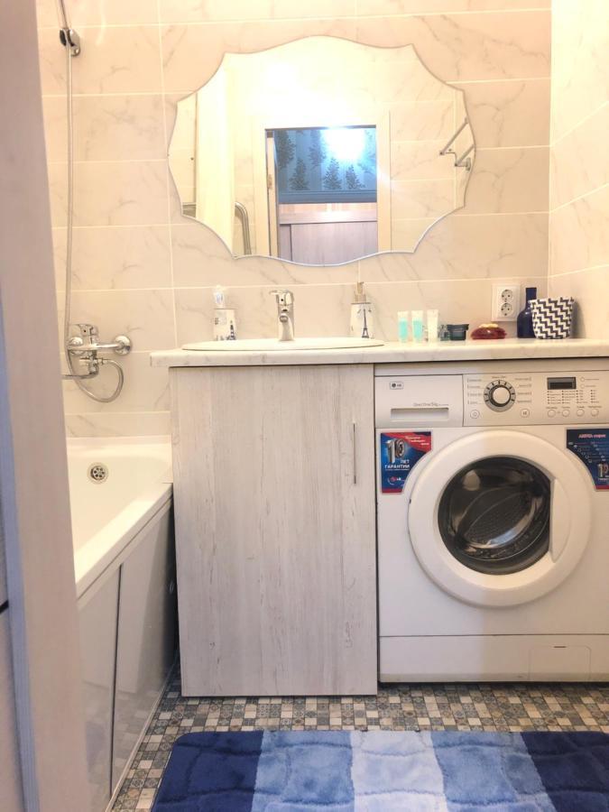 Cozy Three-Room Apartment With Mountain View Almaty Ngoại thất bức ảnh
