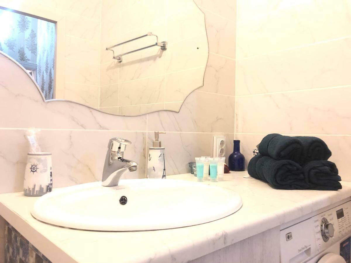 Cozy Three-Room Apartment With Mountain View Almaty Ngoại thất bức ảnh